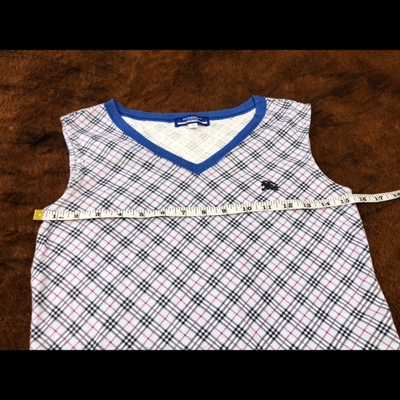 Authentic Burberry T-Shirt - Picture 9 of 14